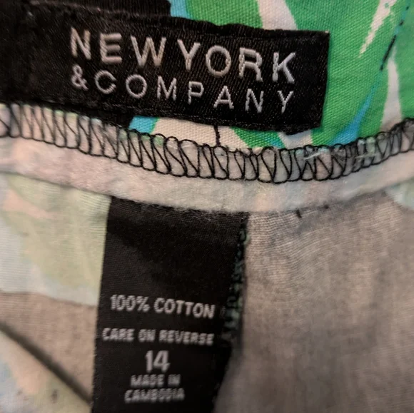 New York & Company Skirt With Shorts - Picture 4 of 4